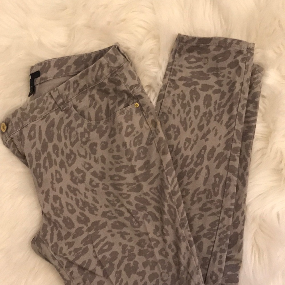 Grey leopard skinny jean